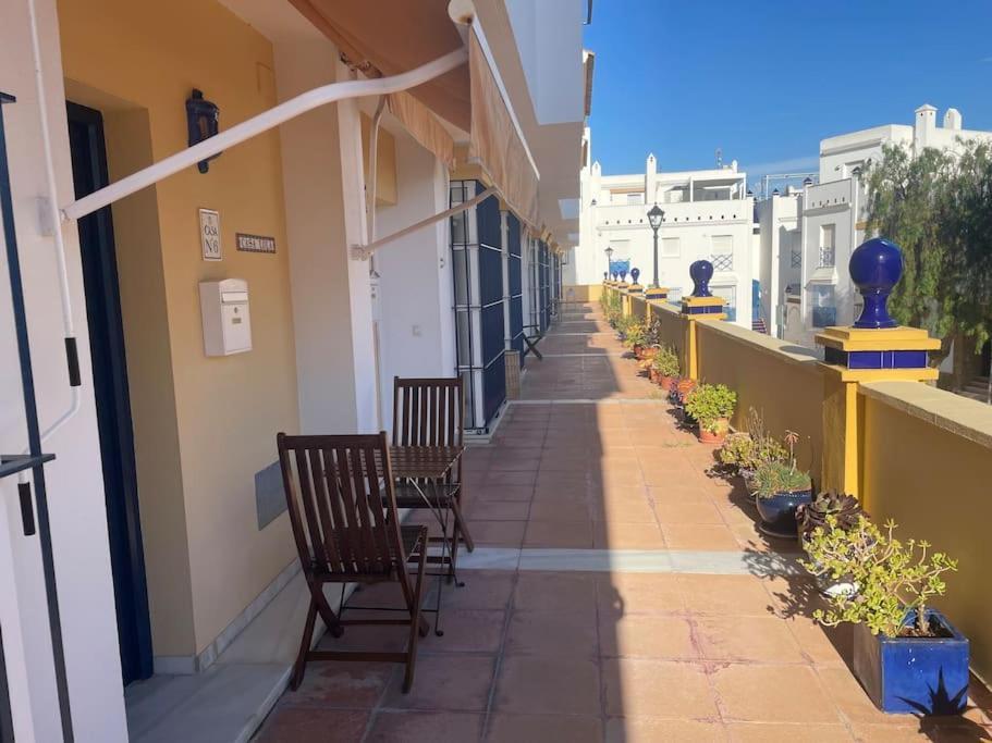 Casa Lola Conil, Azotea Al Mar Y Parking Solo Familias O Parejas Villa Conil De La Frontera Exterior photo