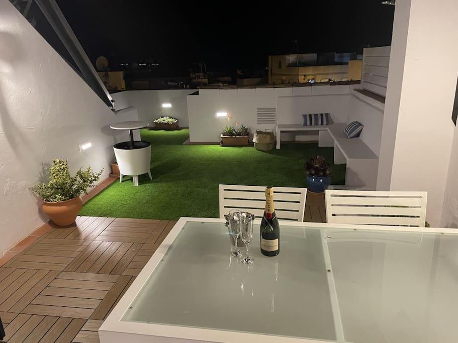 Casa Lola Conil, Azotea Al Mar Y Parking Solo Familias O Parejas Villa Conil De La Frontera Exterior photo
